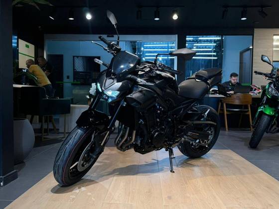 KAWASAKI Z900 